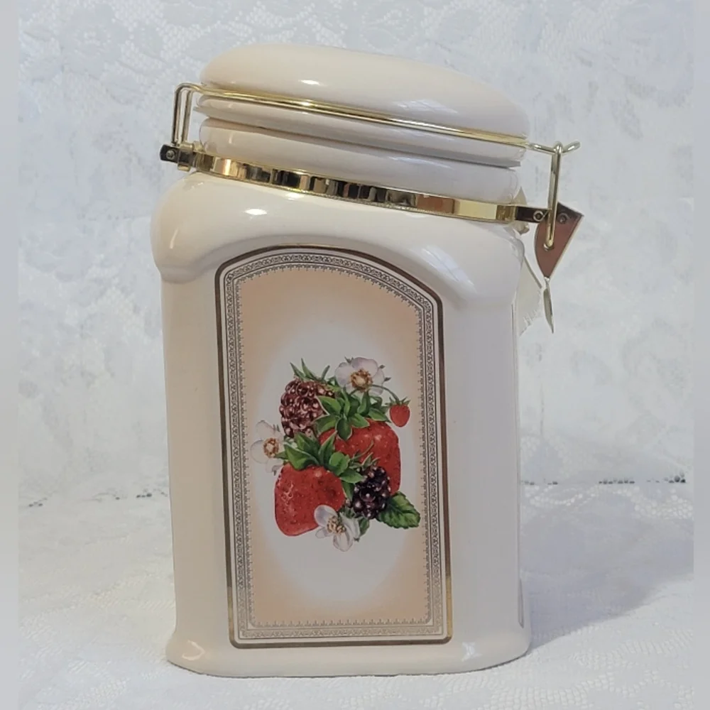 Vintage Knott's Berry Farm Ceramic Canister Cookie Jar Tilted Lid Gold Trim